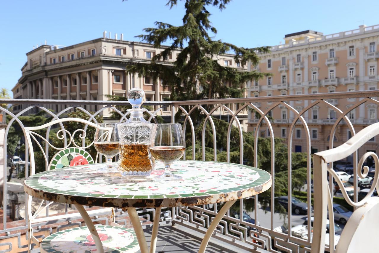Suite Palazzo Luciani Salerno Exterior photo